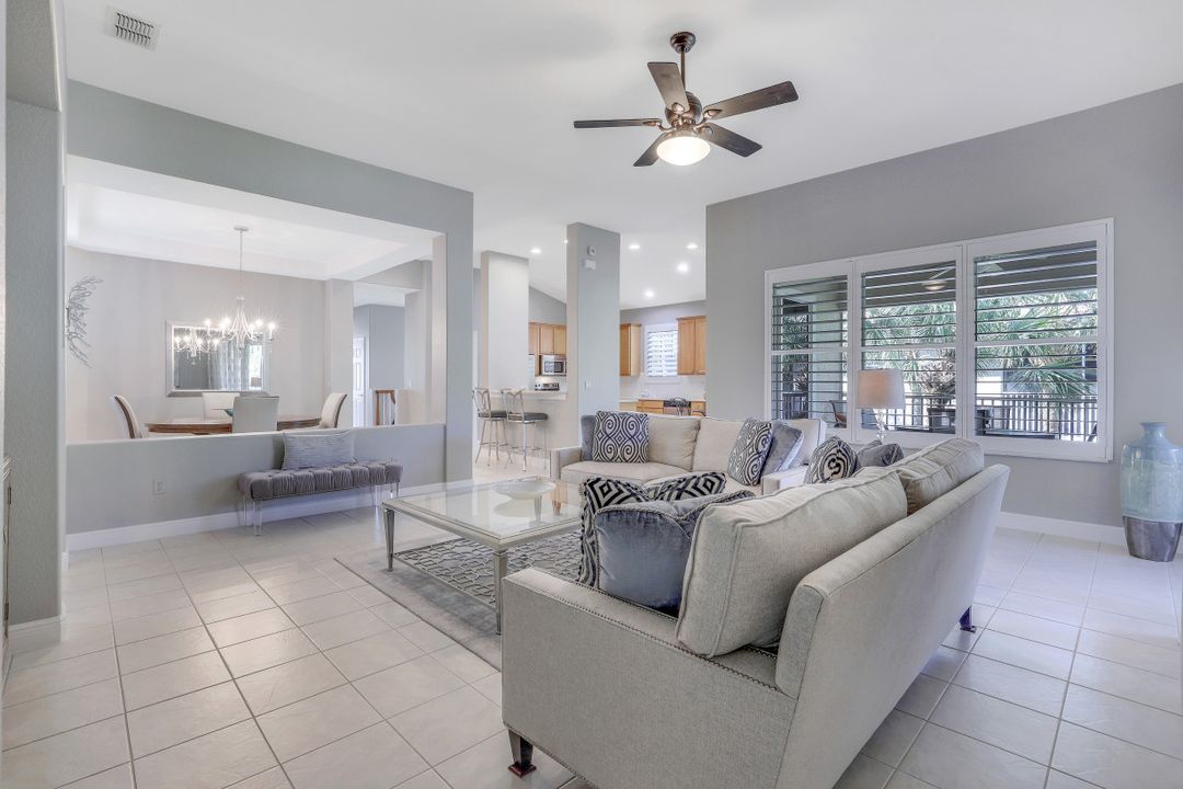 4810 Shinnecock Hills Ct, Naples, FL 34112