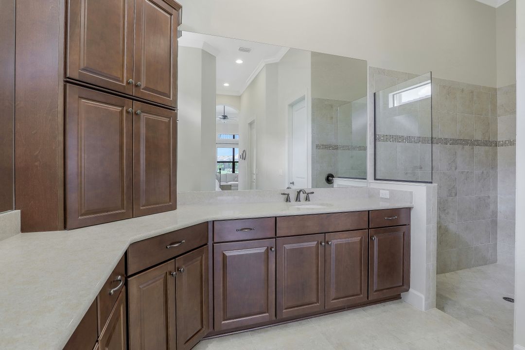 9418 Galliano Ter, Naples, FL 34119