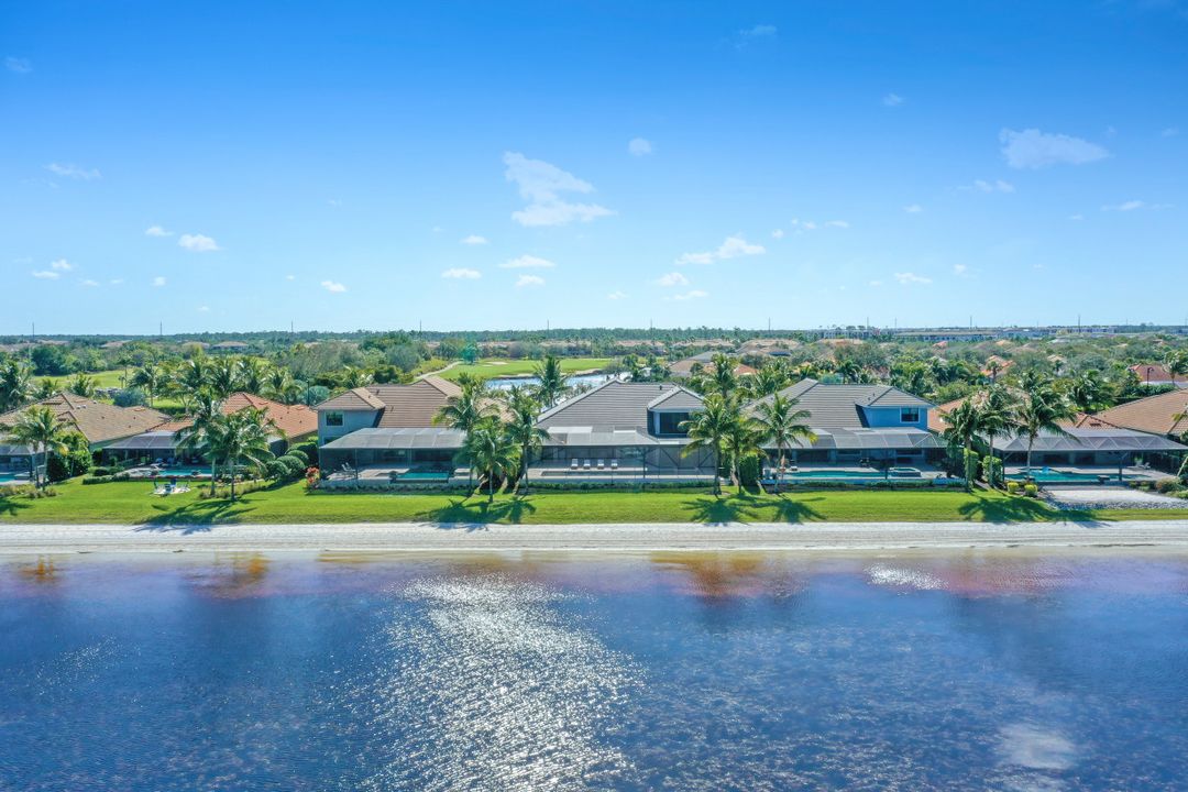 9067 Breakwater Dr, Naples, FL 34120
