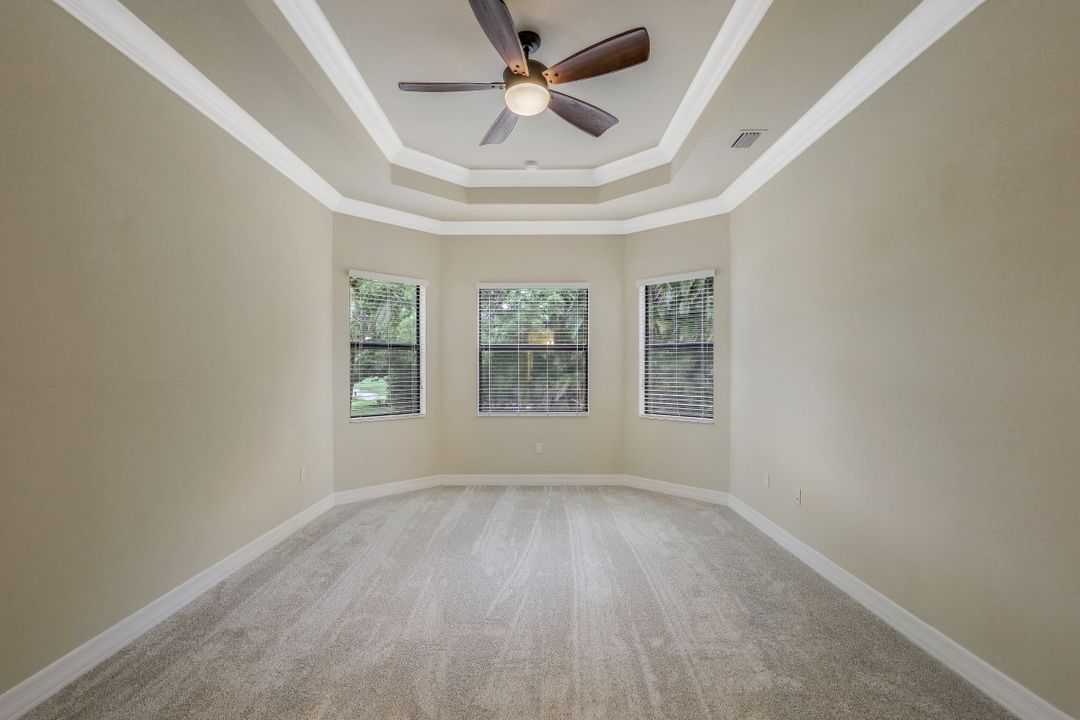 3192 Pacific Dr, Naples, FL 34119