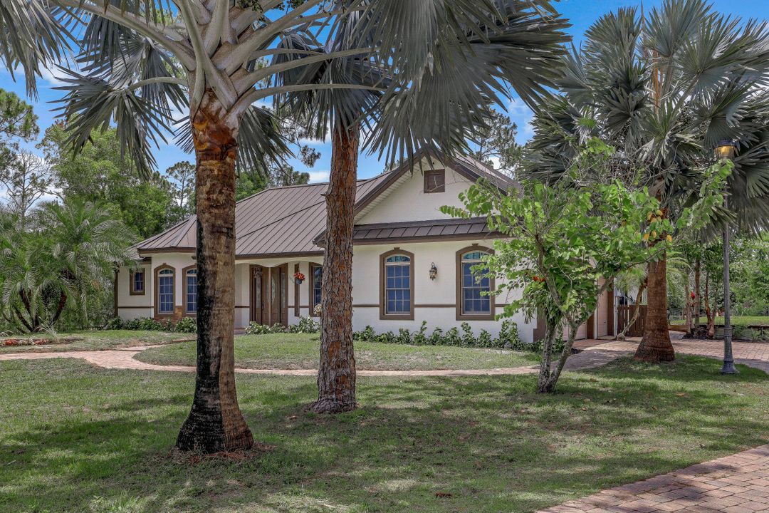 3074 Woodstock Ave, Naples, FL 34120