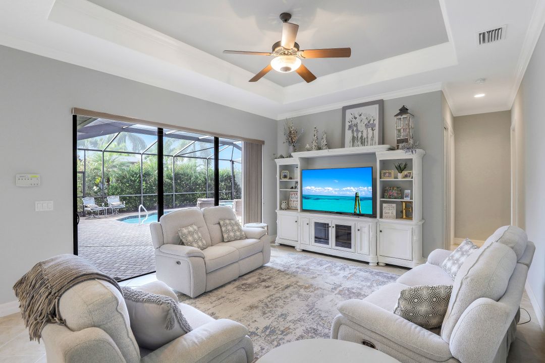 10153 Biscayne Bay Ln, Naples, FL 34120