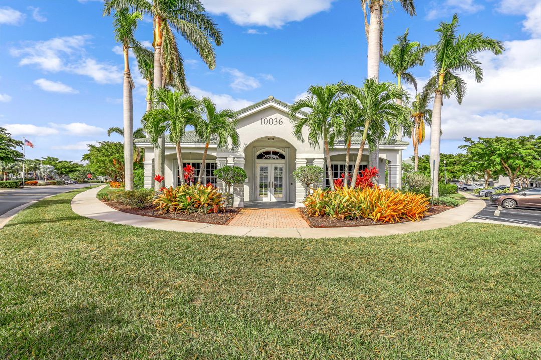 8200 Pacific Beach Dr, Fort Myers, FL 33966