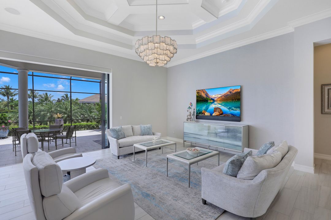 6587 Barbera Ln, Naples, FL 34113