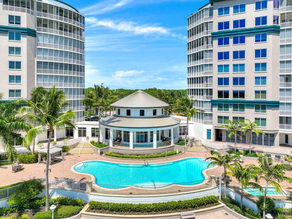 13675 Vanderbilt Dr #610, Naples, FL 34110