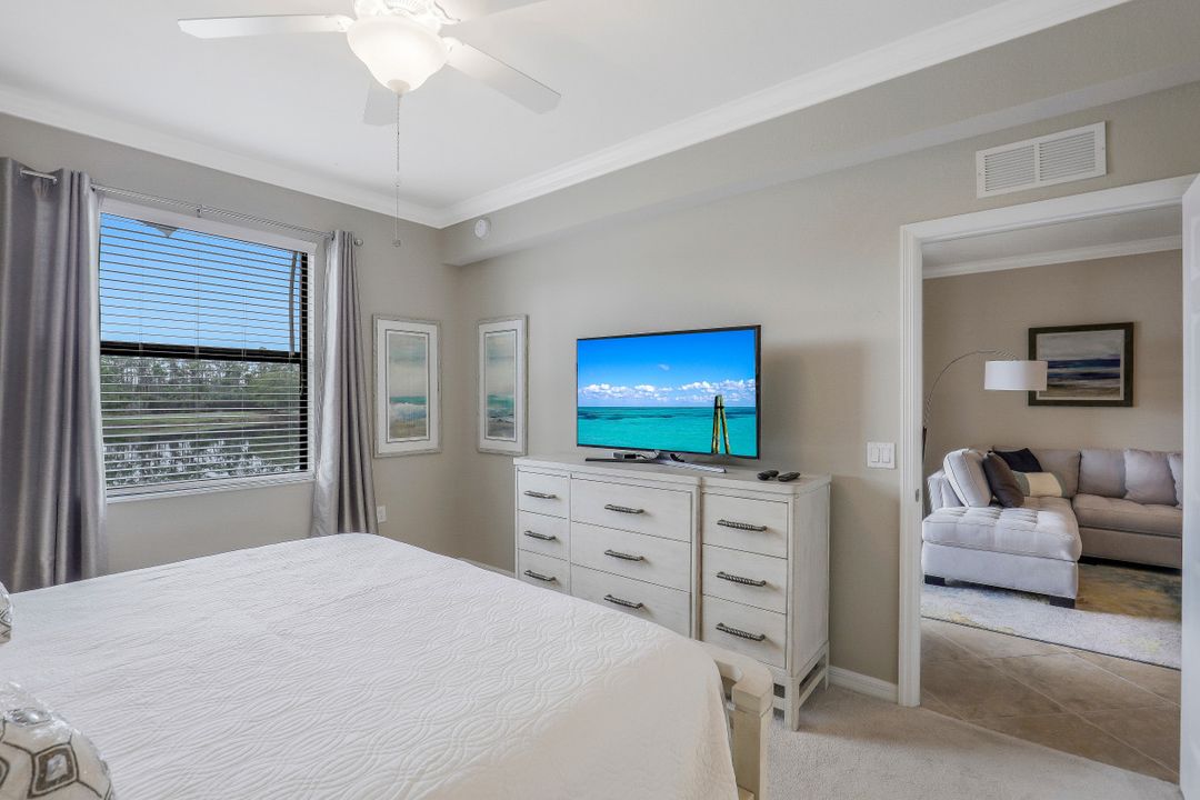 9727 Acqua Ct #415, Naples, FL 34113