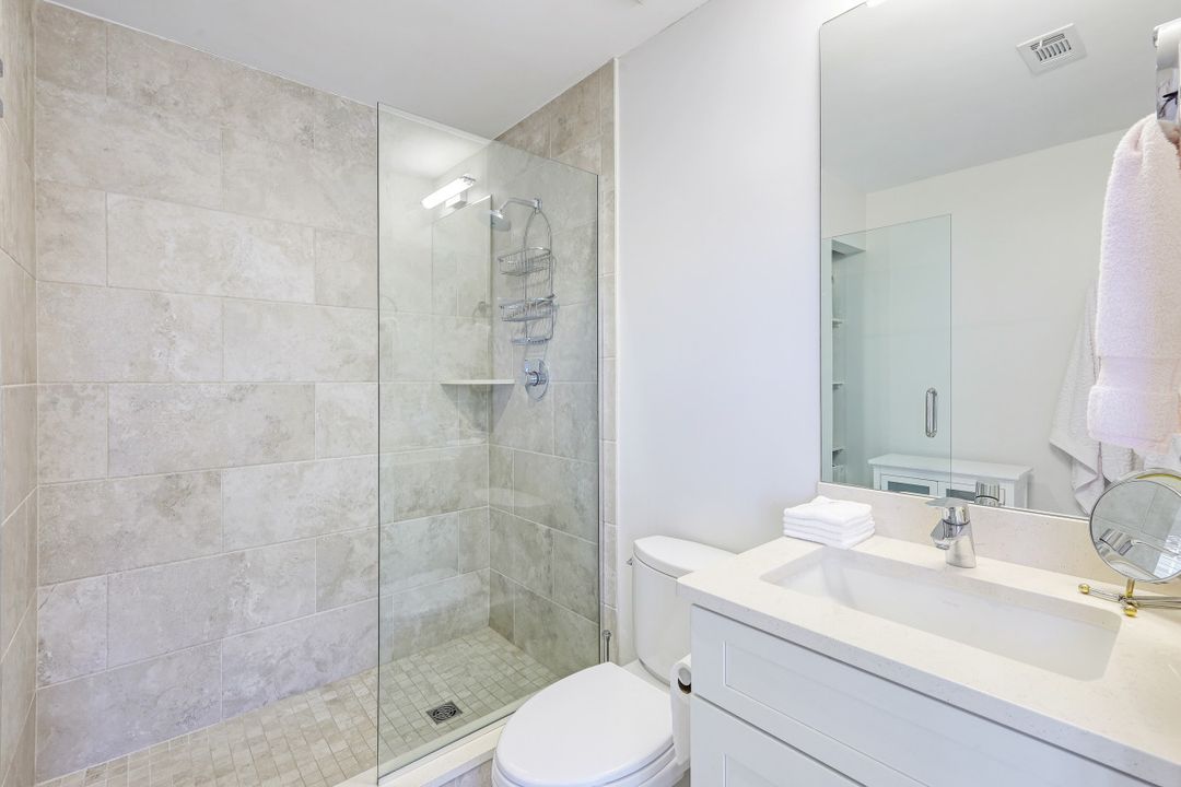 3552 Windjammer Cir #902, Naples, FL 34112