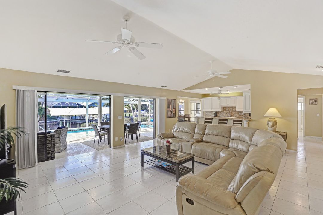 5002 SW 11th Pl, Cape Coral, FL 33914