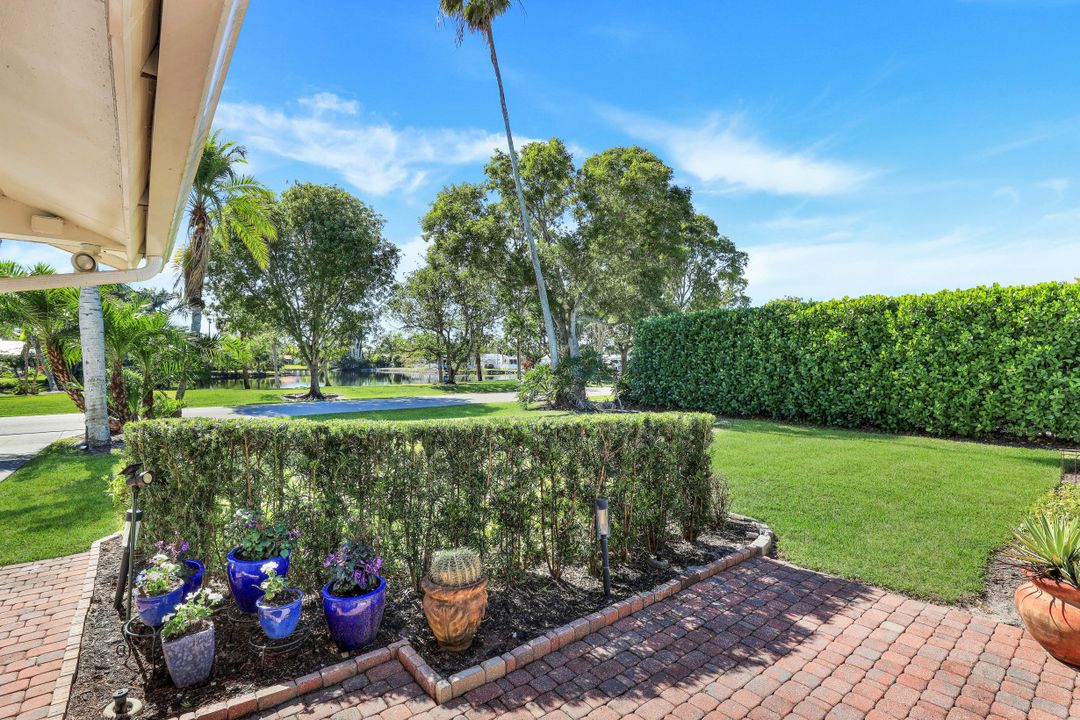 1229 28th Ave N, Naples, FL 34103