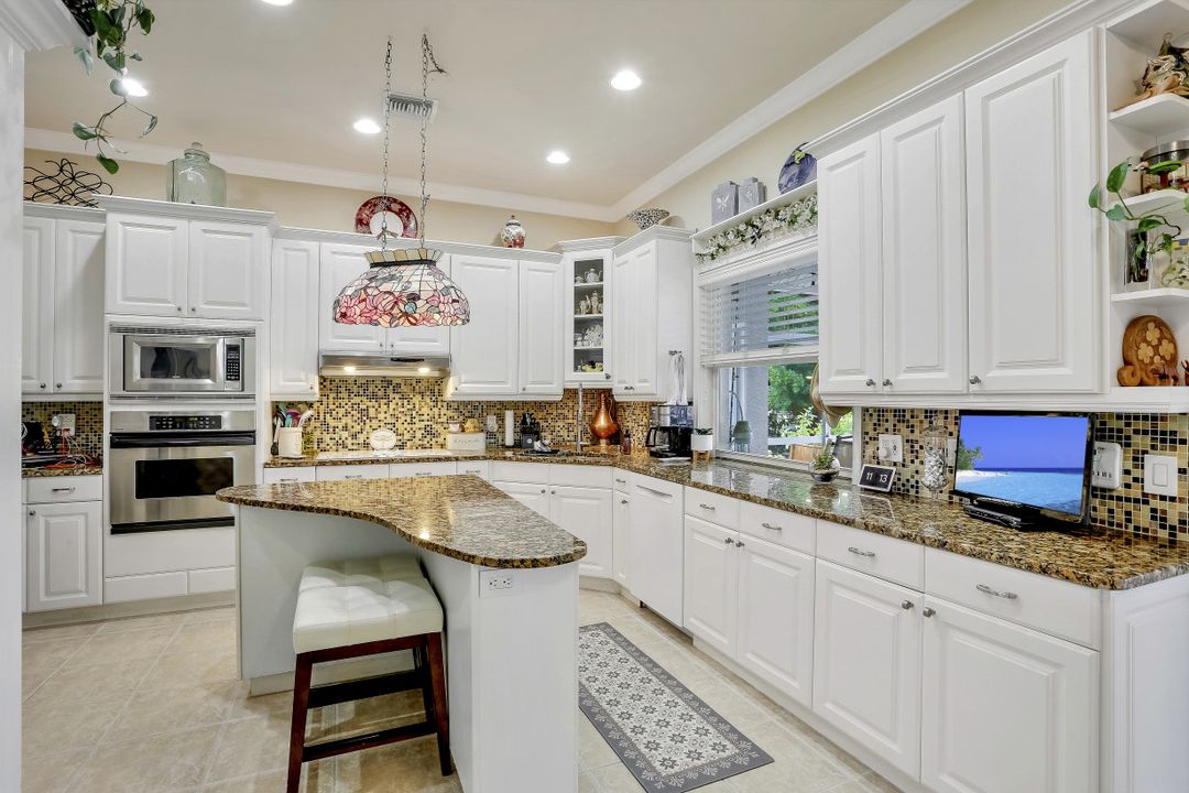 2718 NW 42nd Pl, Cape Coral, FL 33993