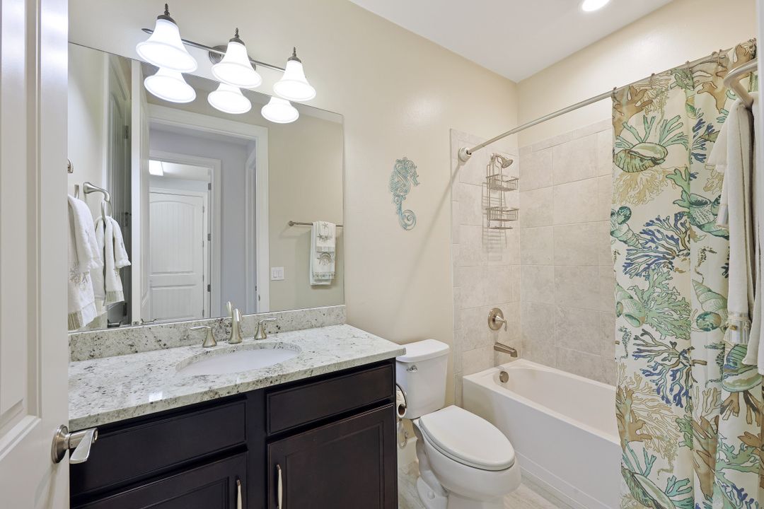 9431 Greyhawk Trl, Naples, FL 34120