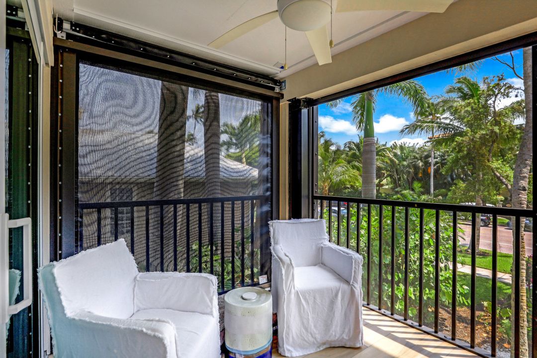 225 5th Ave S #104, Naples, FL 34102