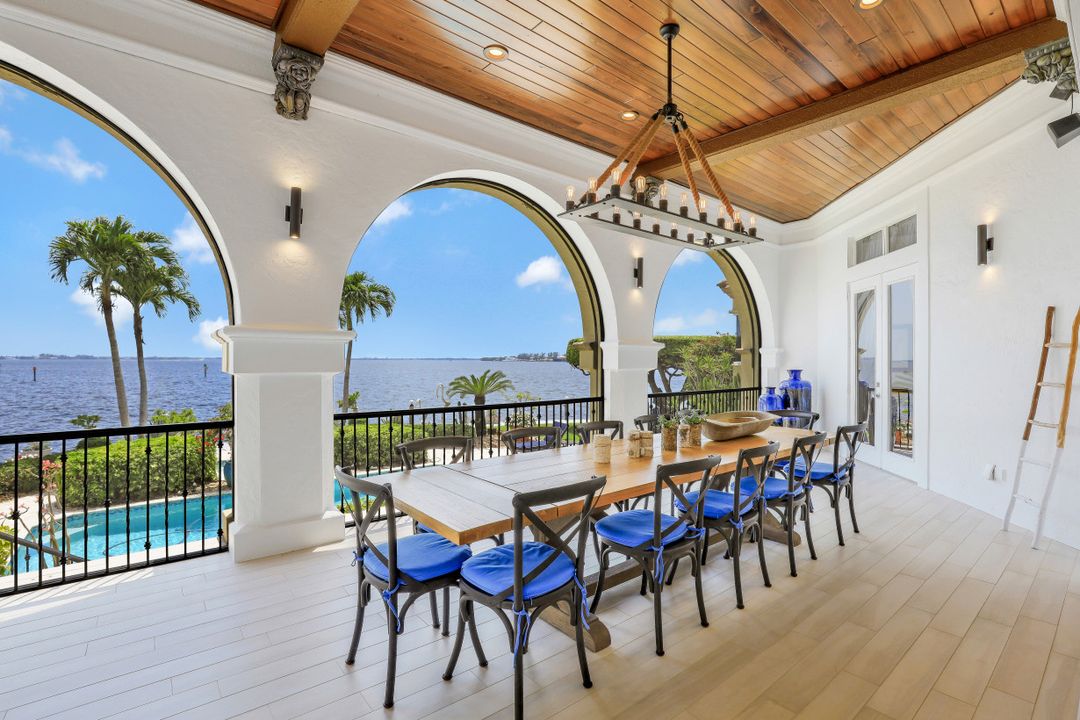 518 Coral Dr, Cape Coral, FL 33904