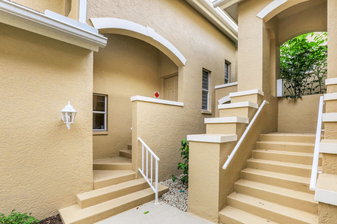 24820 Lakemont Cove Ln #201, Bonita Springs, FL 34134