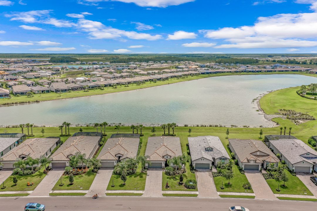 19877 Beechcrest Pl, Estero, FL 33928