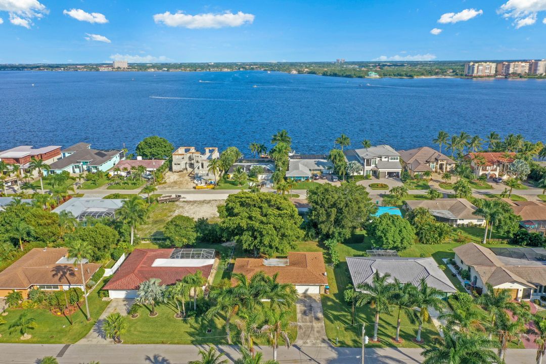 5757 Flamingo Dr, Cape Coral, FL 33904