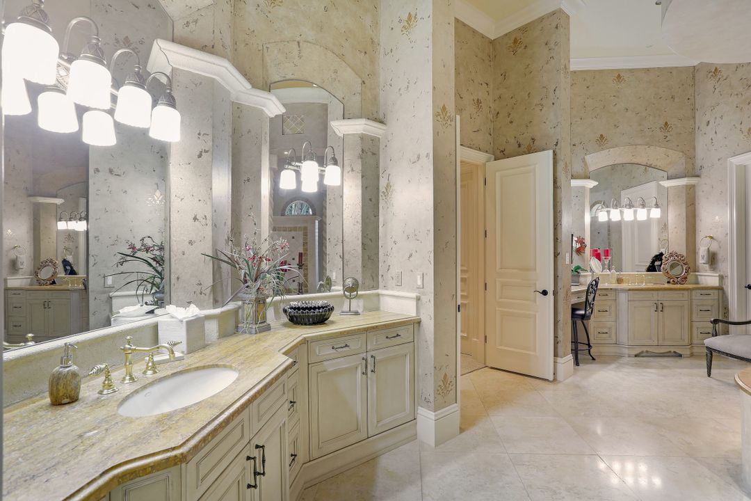 9779 Bent Grass Bend, Naples, FL 34108