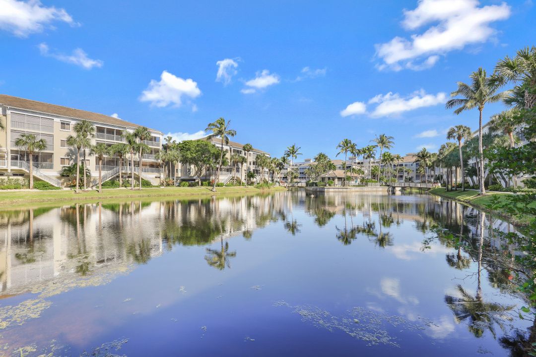 7750 Pebble Creek Cir #105, Naples, FL 34108