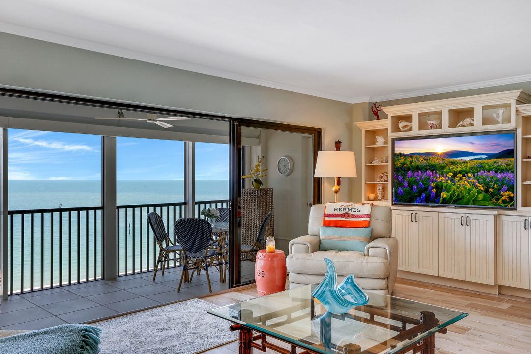 2171 Gulf Shore Blvd N #702, Naples, FL 34102