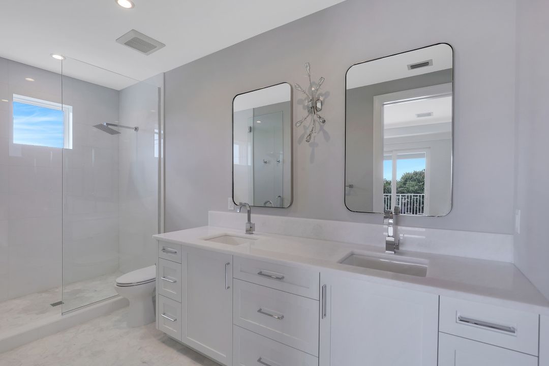 940 17th Ave S, Naples, FL 34102