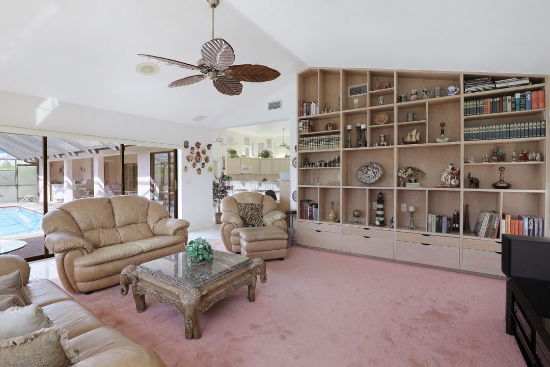 5208 SW 9th Pl, Cape Coral, FL 33914