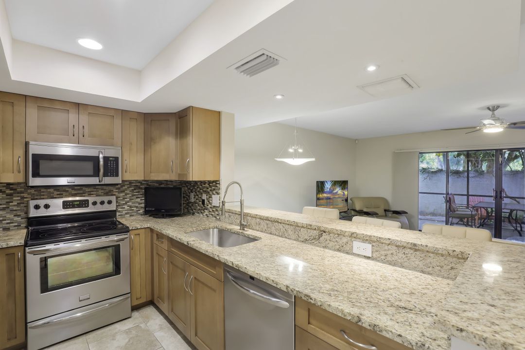 879 Meadowland Dr #O, Naples, FL 34108