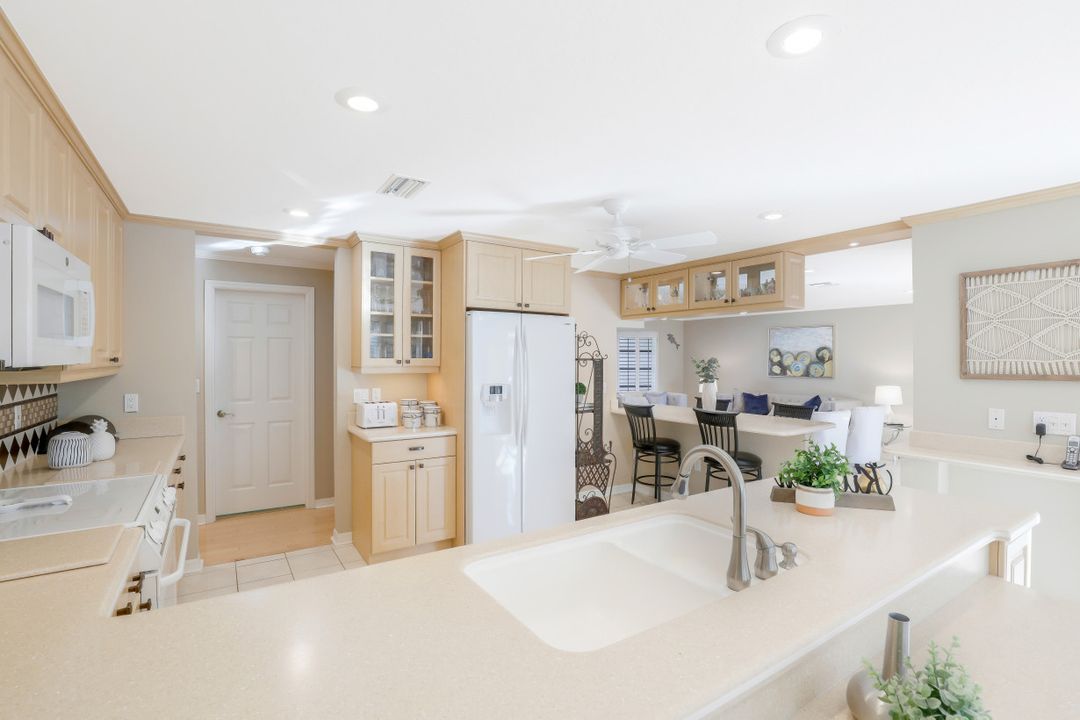 5230 Nautilus Dr, Cape Coral, FL 33904