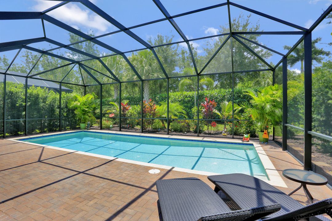 3263 Pacific Dr, Naples, FL 34119