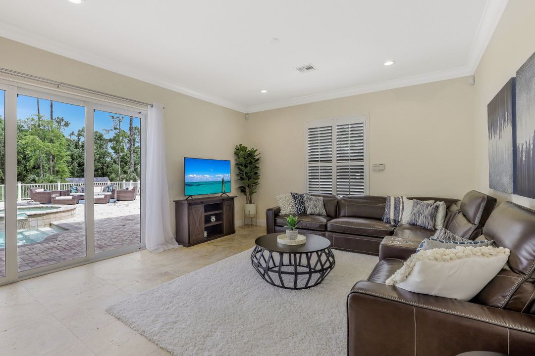 5645 Spanish Oaks Ln, Naples, FL 34119