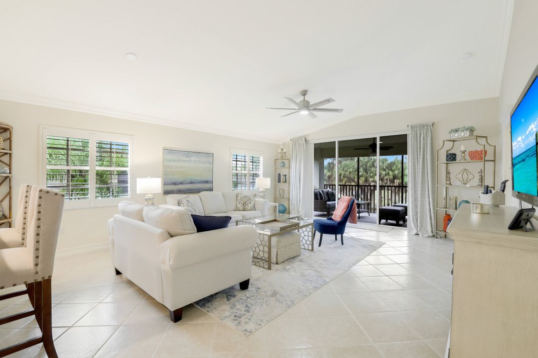 8157 Saratoga Dr #1501, Naples, FL 34113