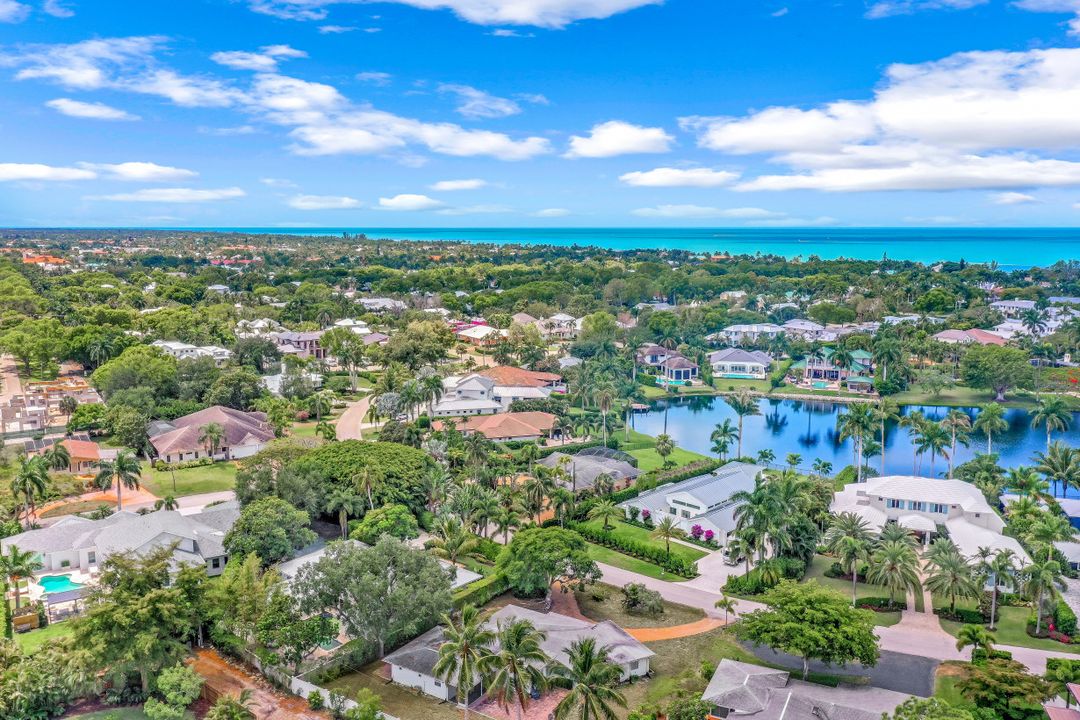 566 Palm Cir E, Naples, FL 34102