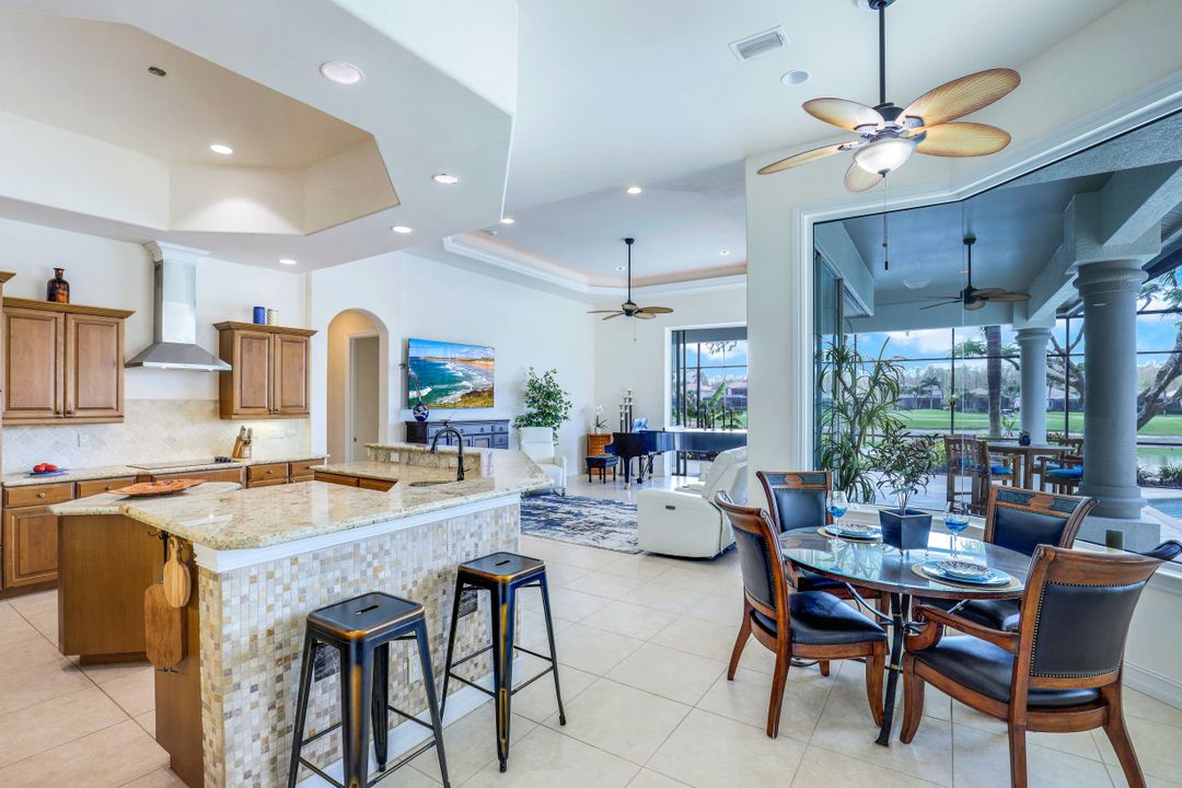 5958 Amberwood Dr, Naples, FL 34110