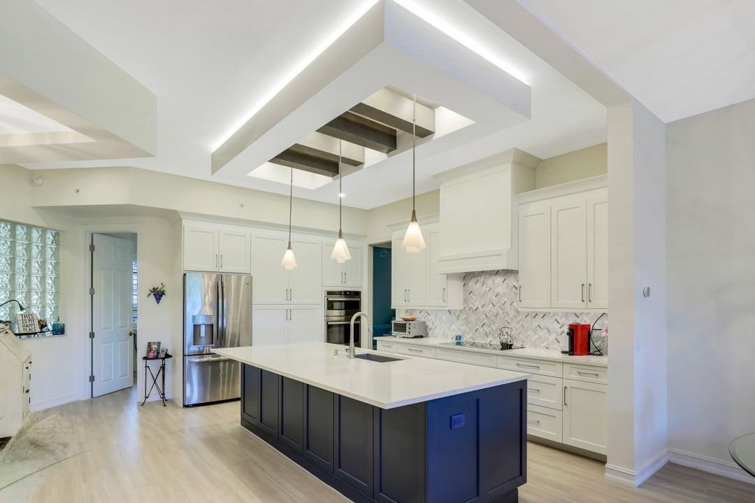 840 Sailaway Ln #103, Naples, FL 34108
