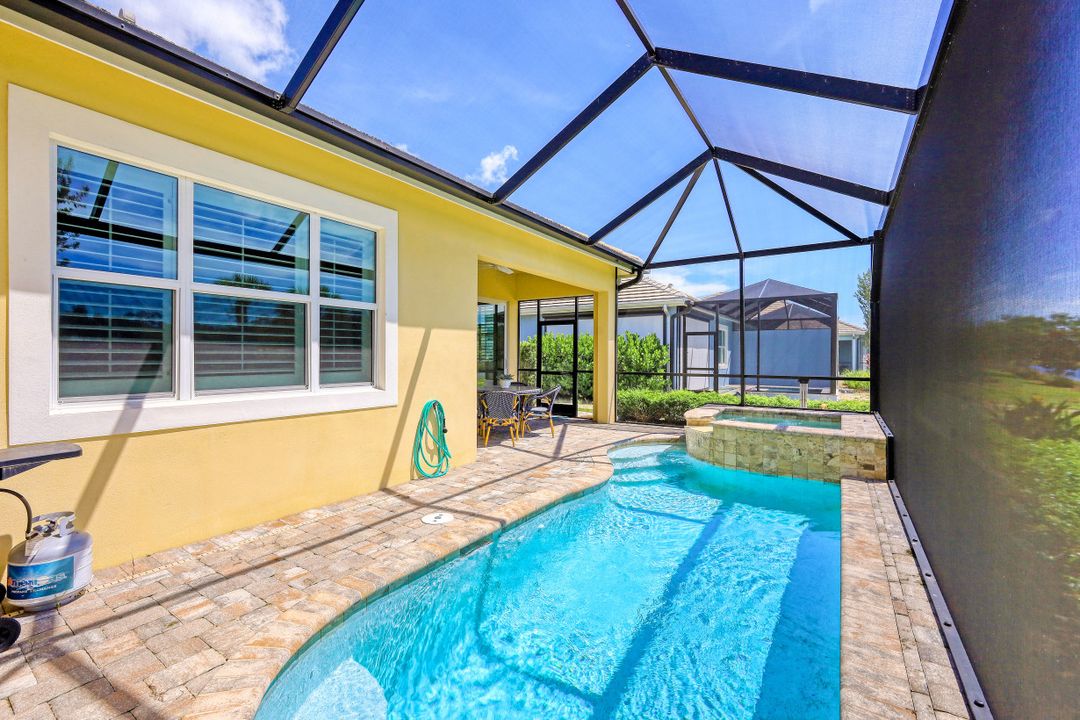 5807 Haiti Dr, Naples, FL 34112