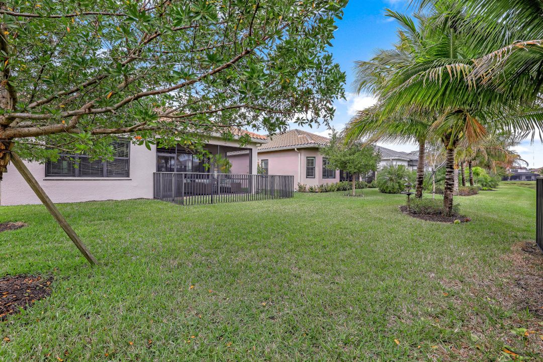 4554 Luminary Ave, Naples, FL 34119