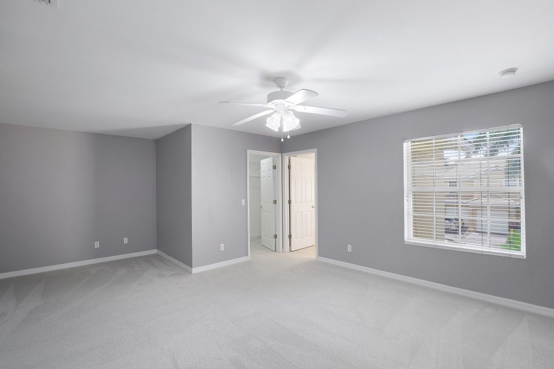 9723 Heatherstone Lake Ct, Estero, FL 33928