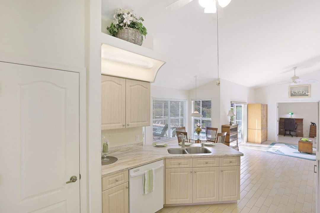 511 Ibis Way, Naples, FL 34110