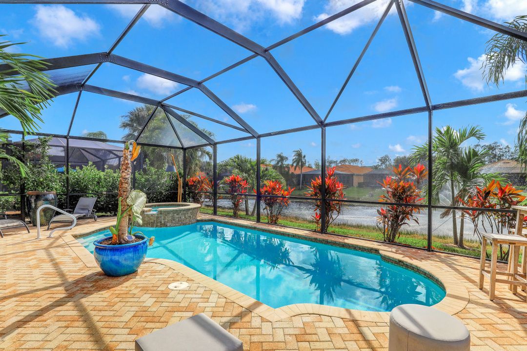 7632 Martino Cir, Naples, FL 34112