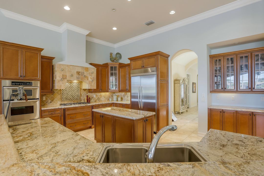 7417 Treeline Dr, Naples, FL 34119