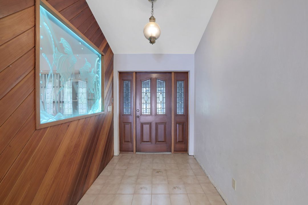 3661 7th Ave NW, Naples, FL 34120