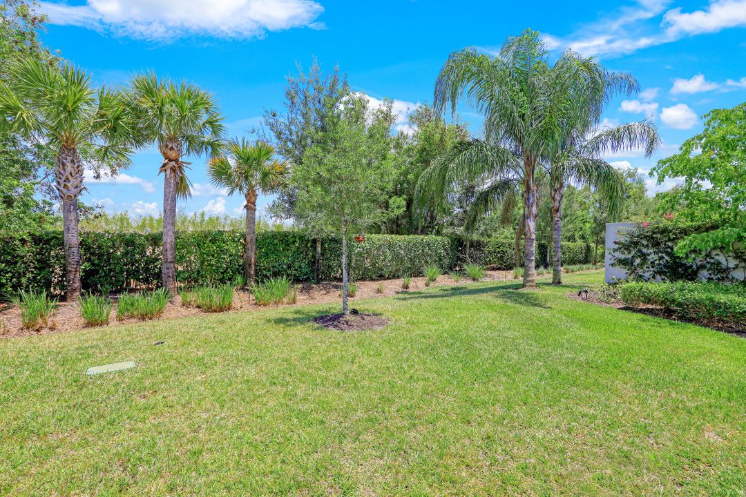 7650 Jacaranda Ln, Naples, FL 34114