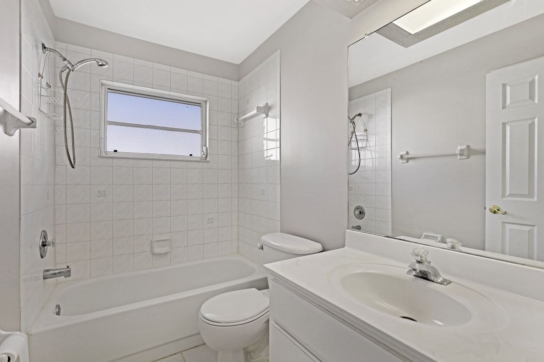 1923 SW 48th Ln, Cape Coral, FL 33914