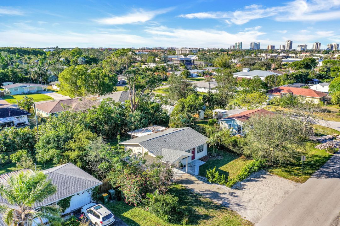 1120 S Alhambra Cir, Naples, FL 34103