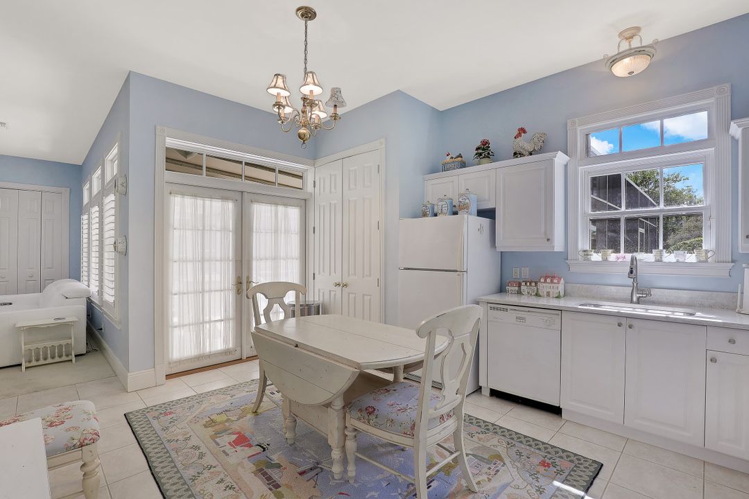 5760 Golden Oaks Ln, Naples, FL 34119