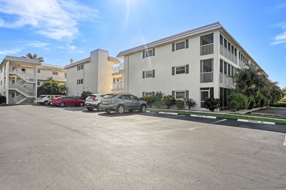 3150 Binnacle Dr #217, Naples, FL 34103