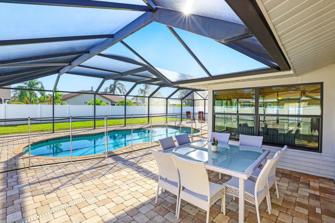 3923 SE 9th Ct, Cape Coral, FL 33904