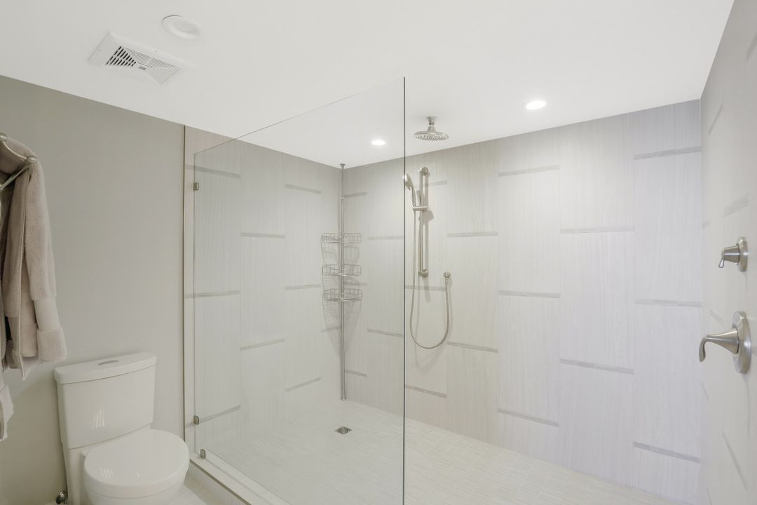 990 Cape Marco Dr #304, Marco Island, FL 34145