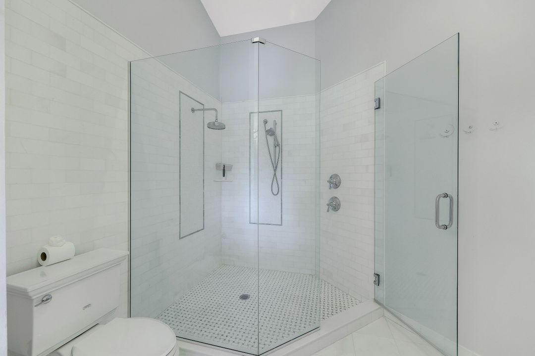 5100 Cedar Springs Dr #201, Naples, FL 34110