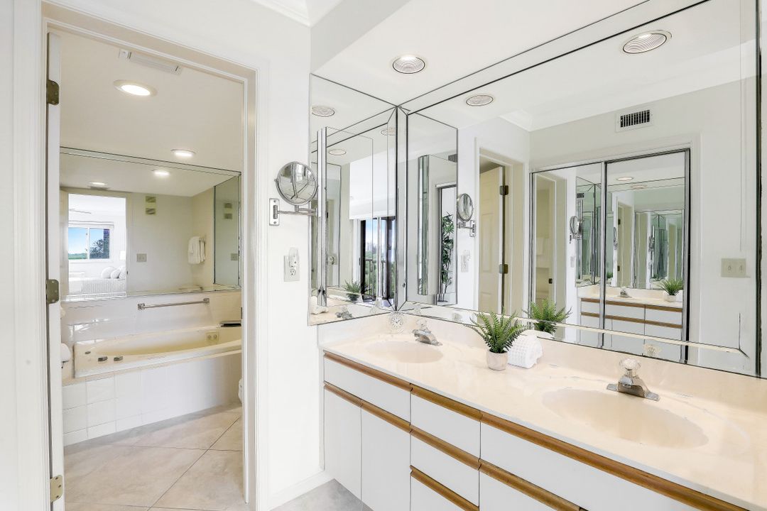 320 Horse Creek Dr #403, Naples, FL 34110