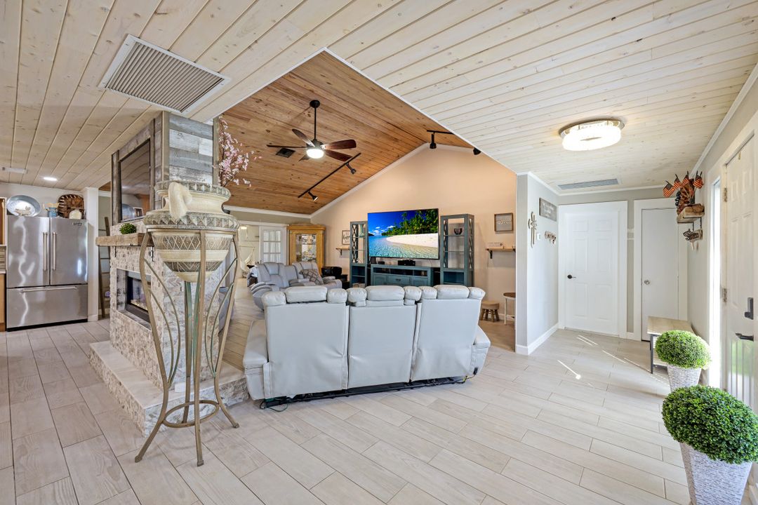 1549 Braeburn Rd, Fort Myers, FL 33919